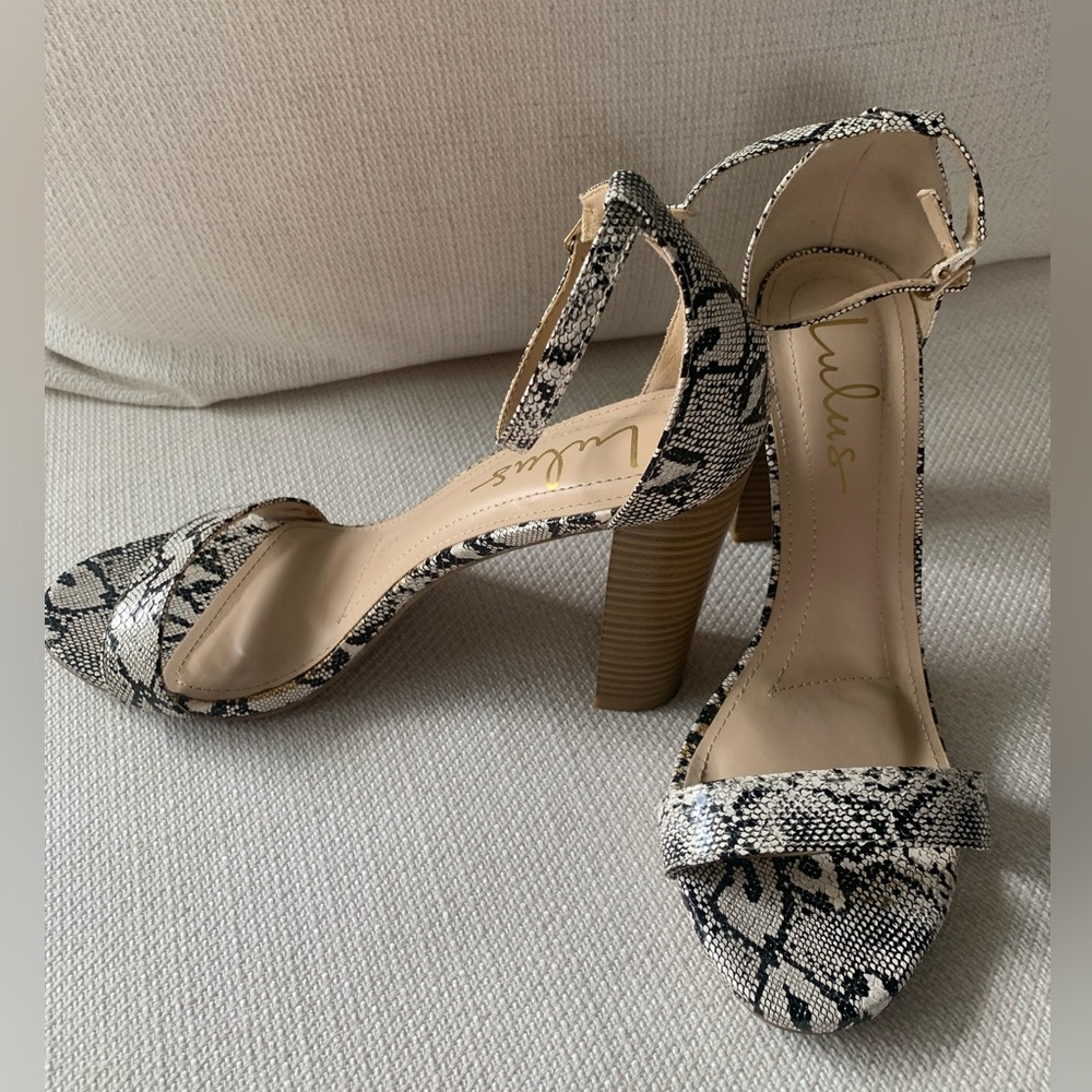 Lulus strappy snake skin heels size 8